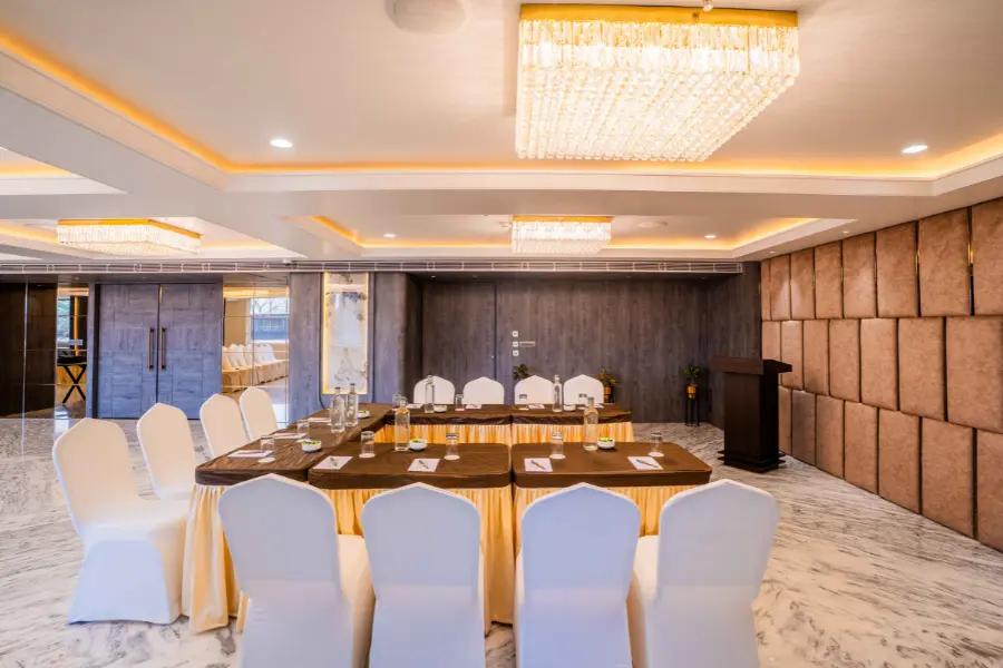 Hotels with Restaurant in Dhanbad