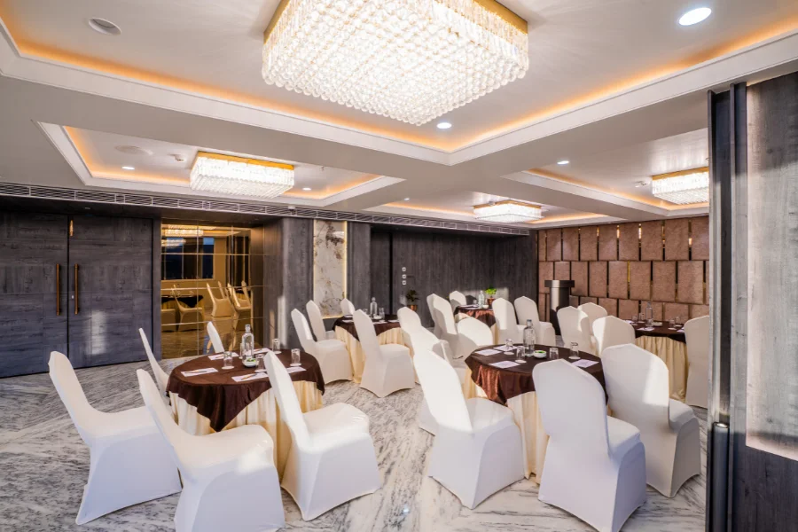 The Epitome of Comfort: Why The Hotel SRH is Your Luxury Stay in Dhanbad Near the Railway Station